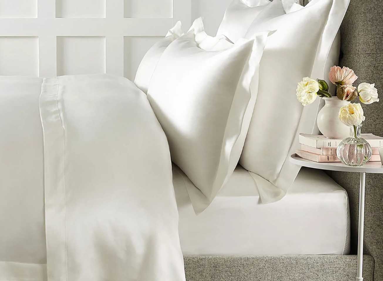 Gorgeous Selection: Silk Bedding Luxury Set, Creating a Dreamy Bedroom Experience!