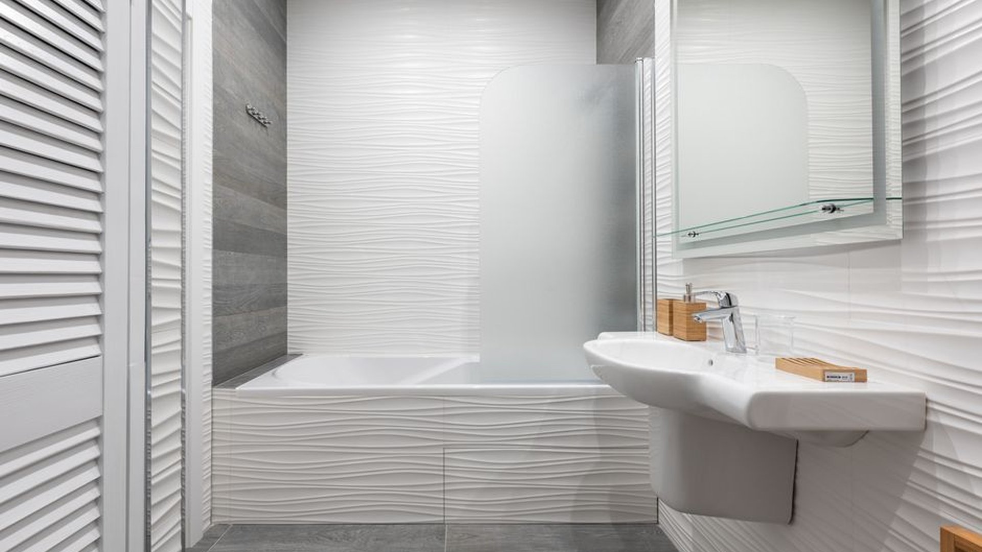 white bathroom walls   light gray tiles   pale sag