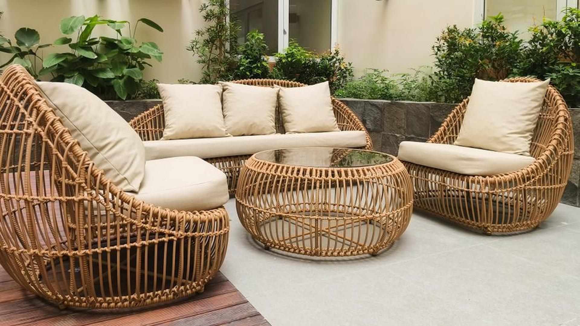 outdoor sofa all-weather wicker removable cushions